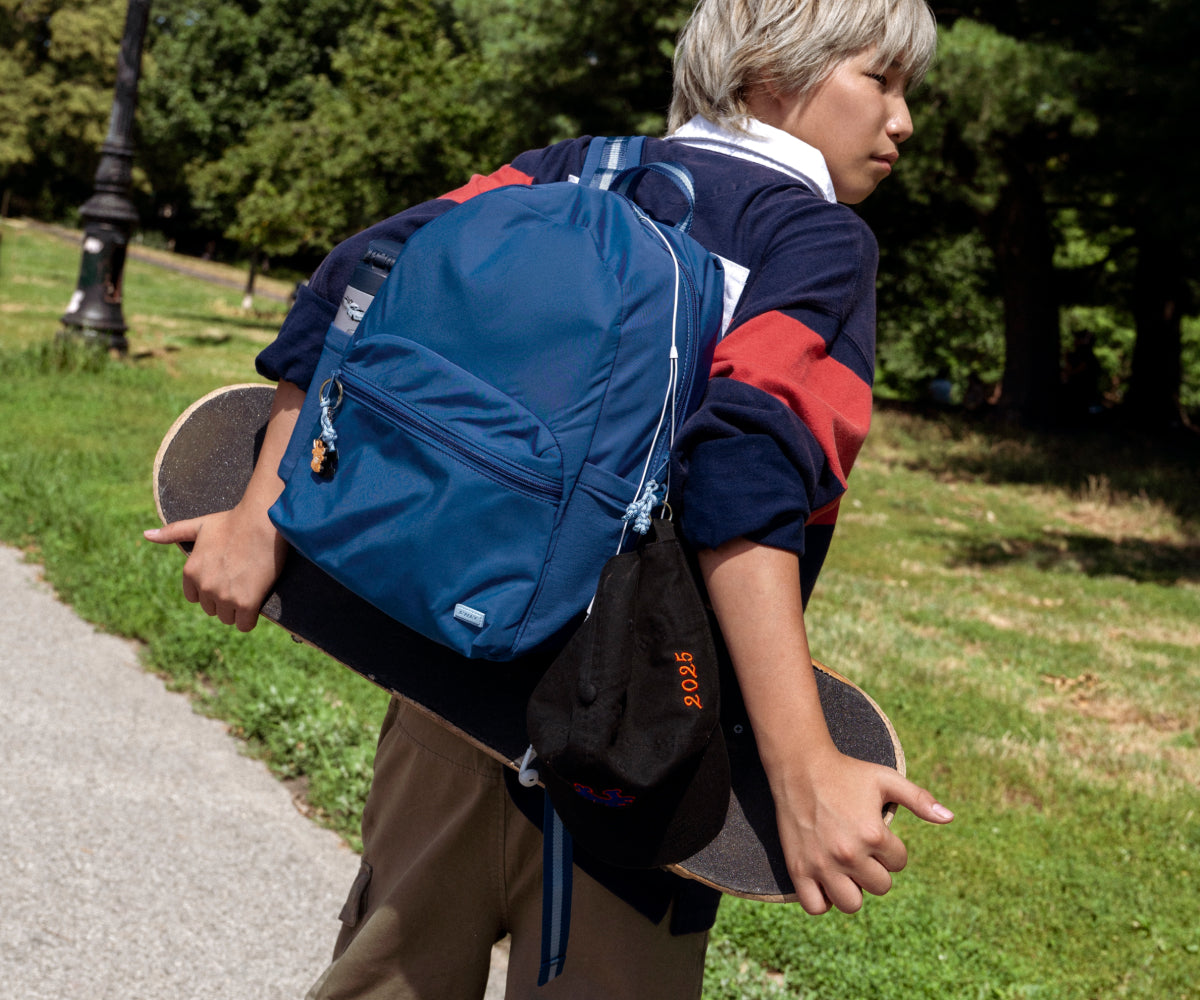 06TWEEN26-0169_Blue_Backpack-Ecomm-PLP_Hover_States-6x5-1.jpg