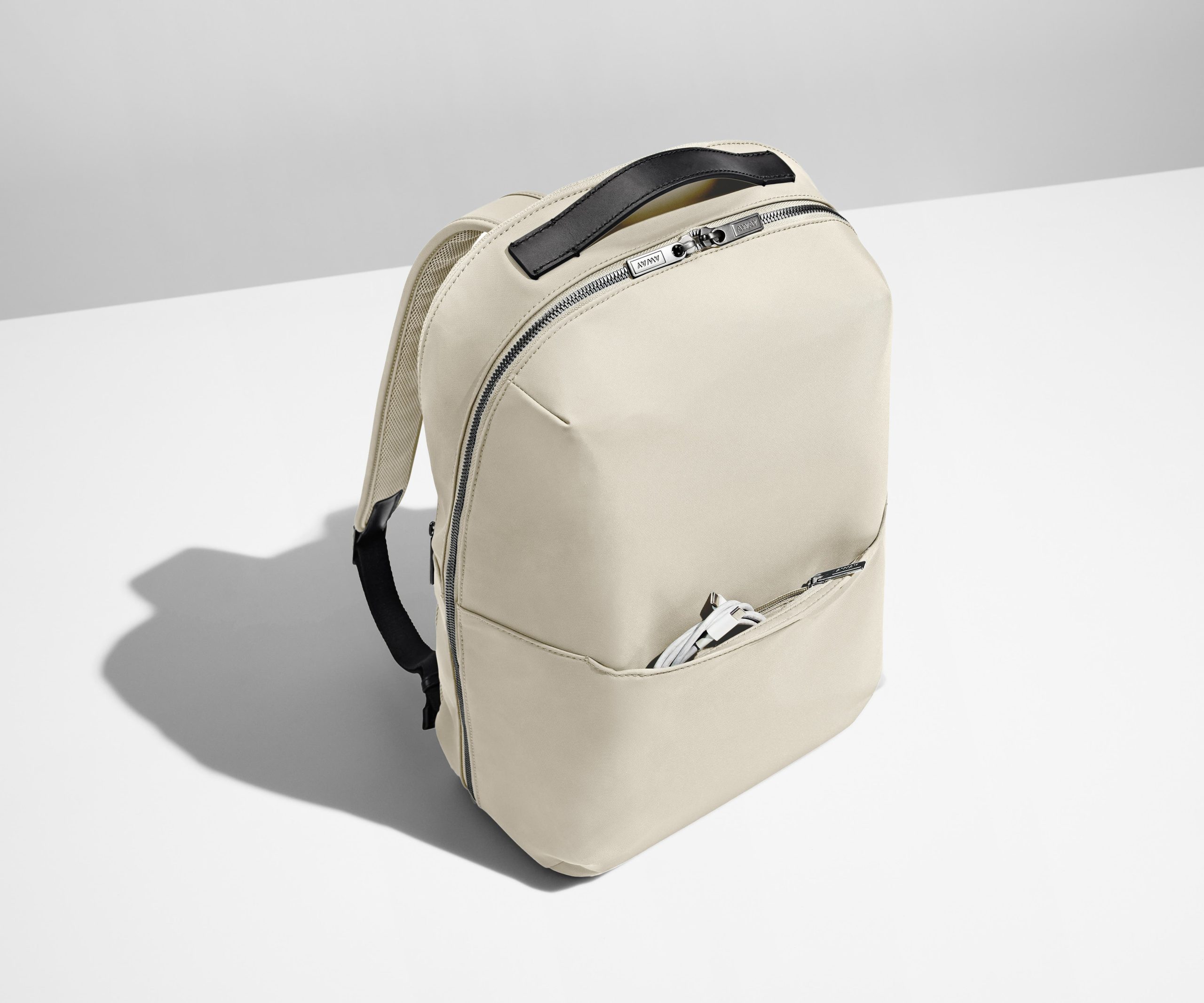 PDP_Backpack_Zip_Salt_02.jpg