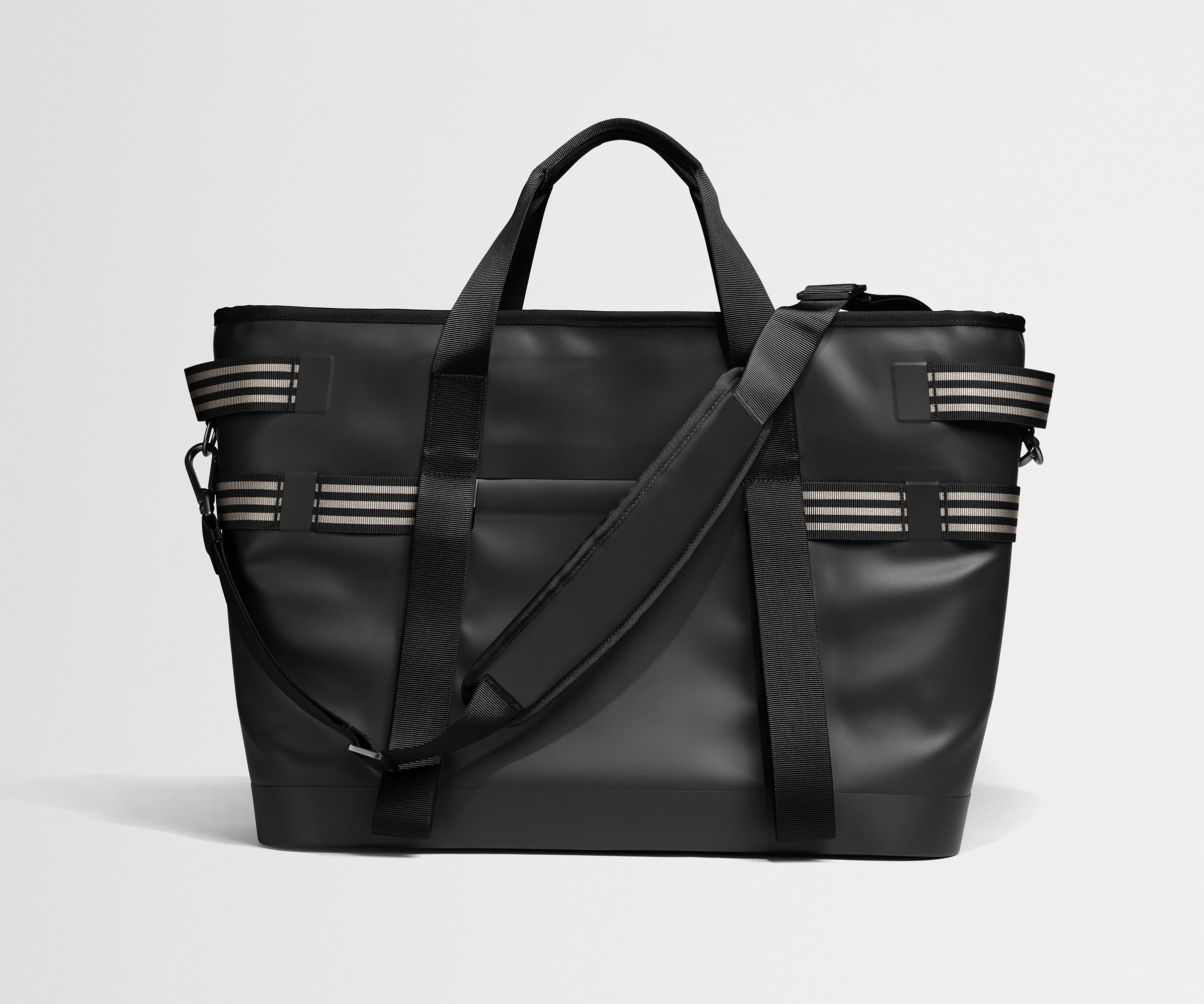 PDP_Beach_CoolerBag_Black_03.jpg