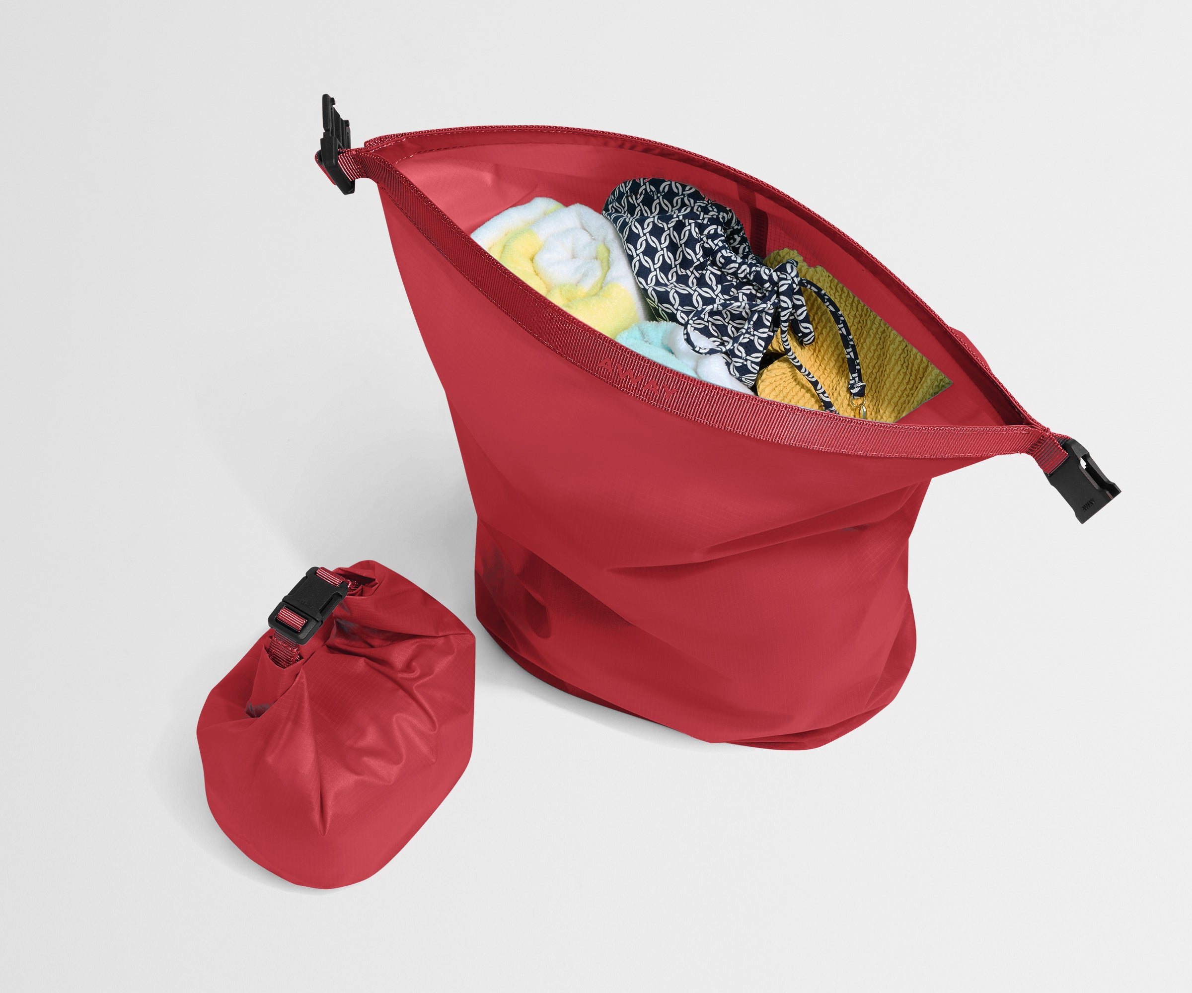 PDP_Beach_DryBag_Red_03.jpg