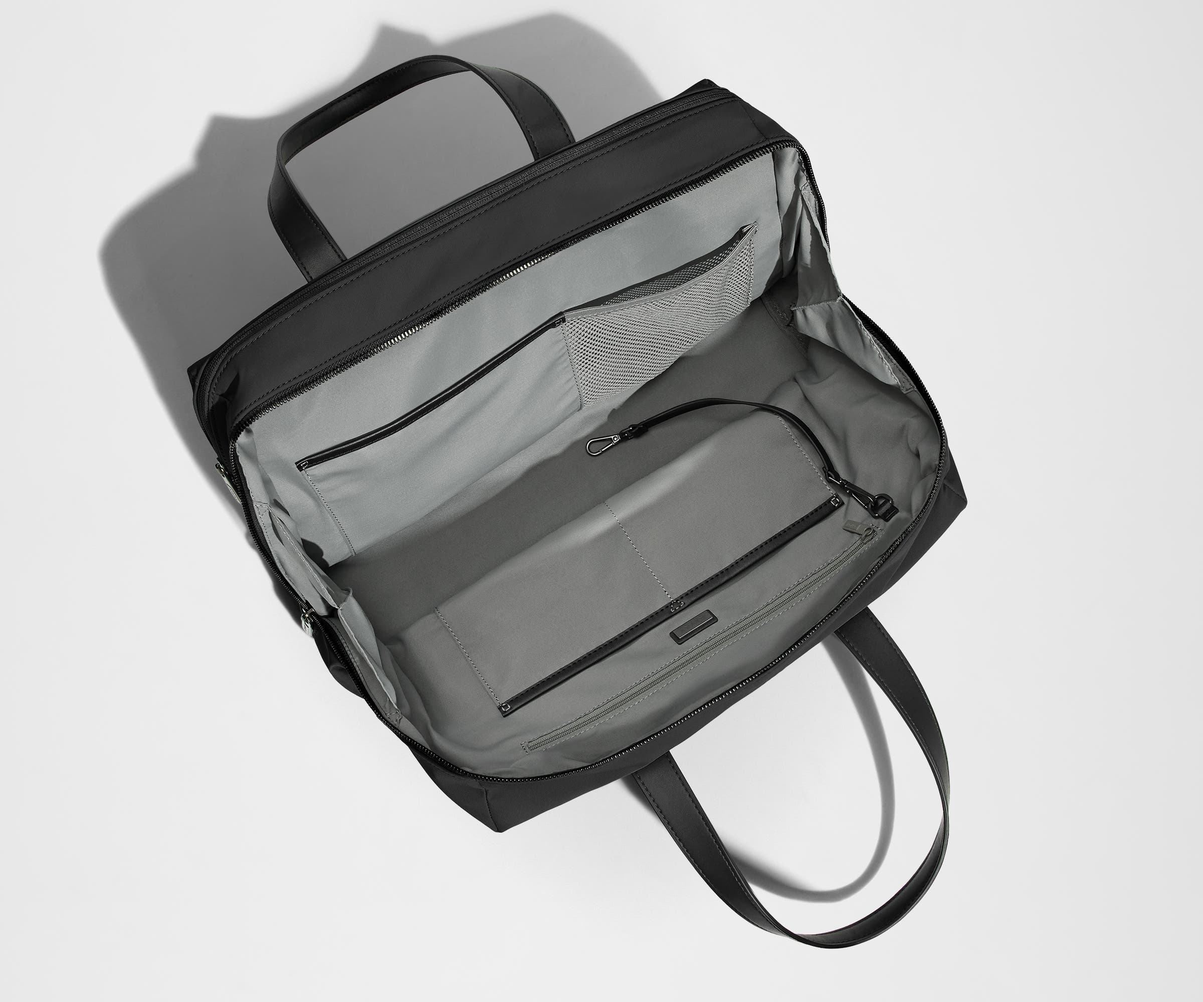 PDP_EverywhereBag_Standard_Black_03_701631f3-f64e-4152-bd7f-d7f8f87f1006.jpg