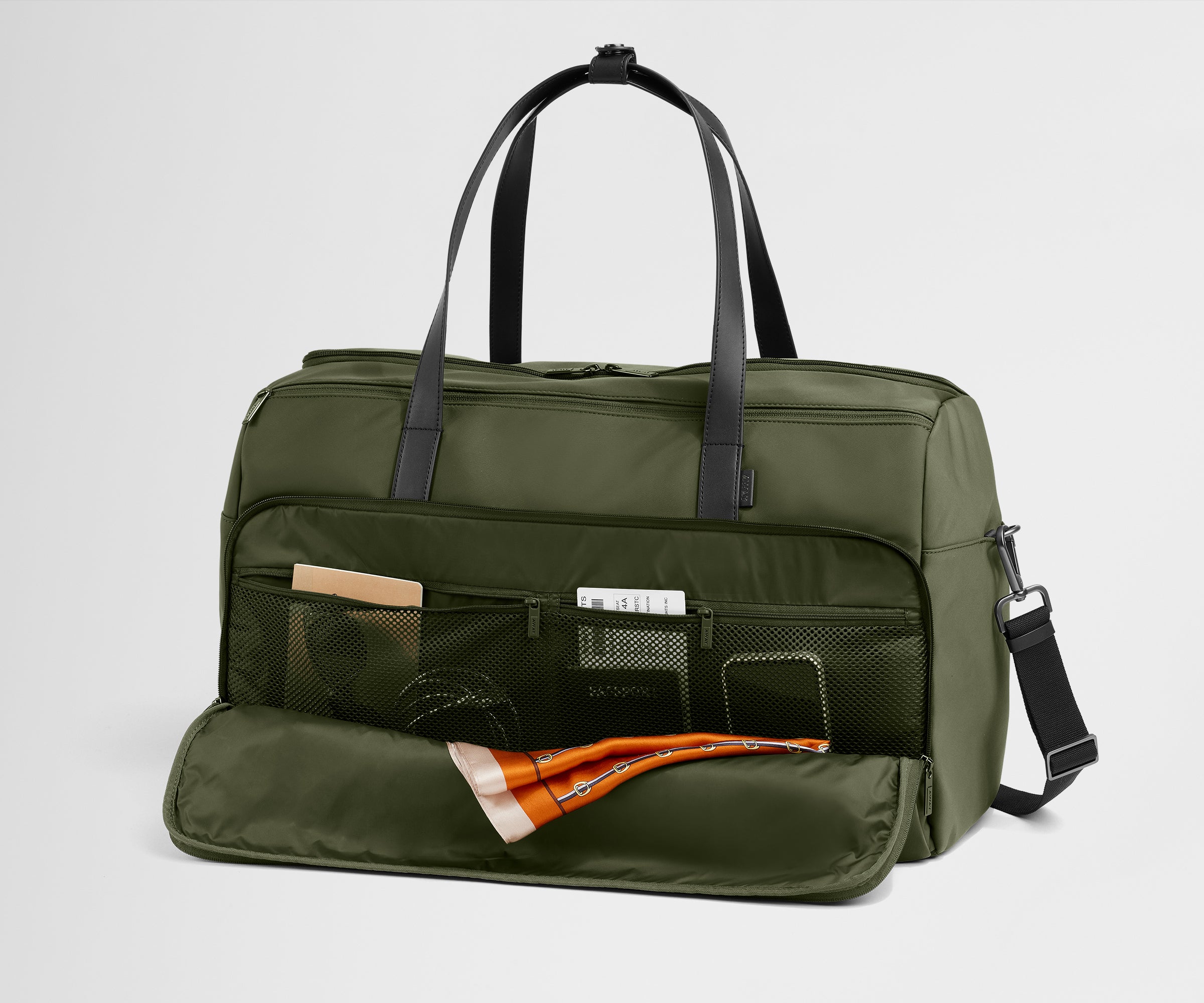 PDP_Garment_Duffle_Olive_03.jpg