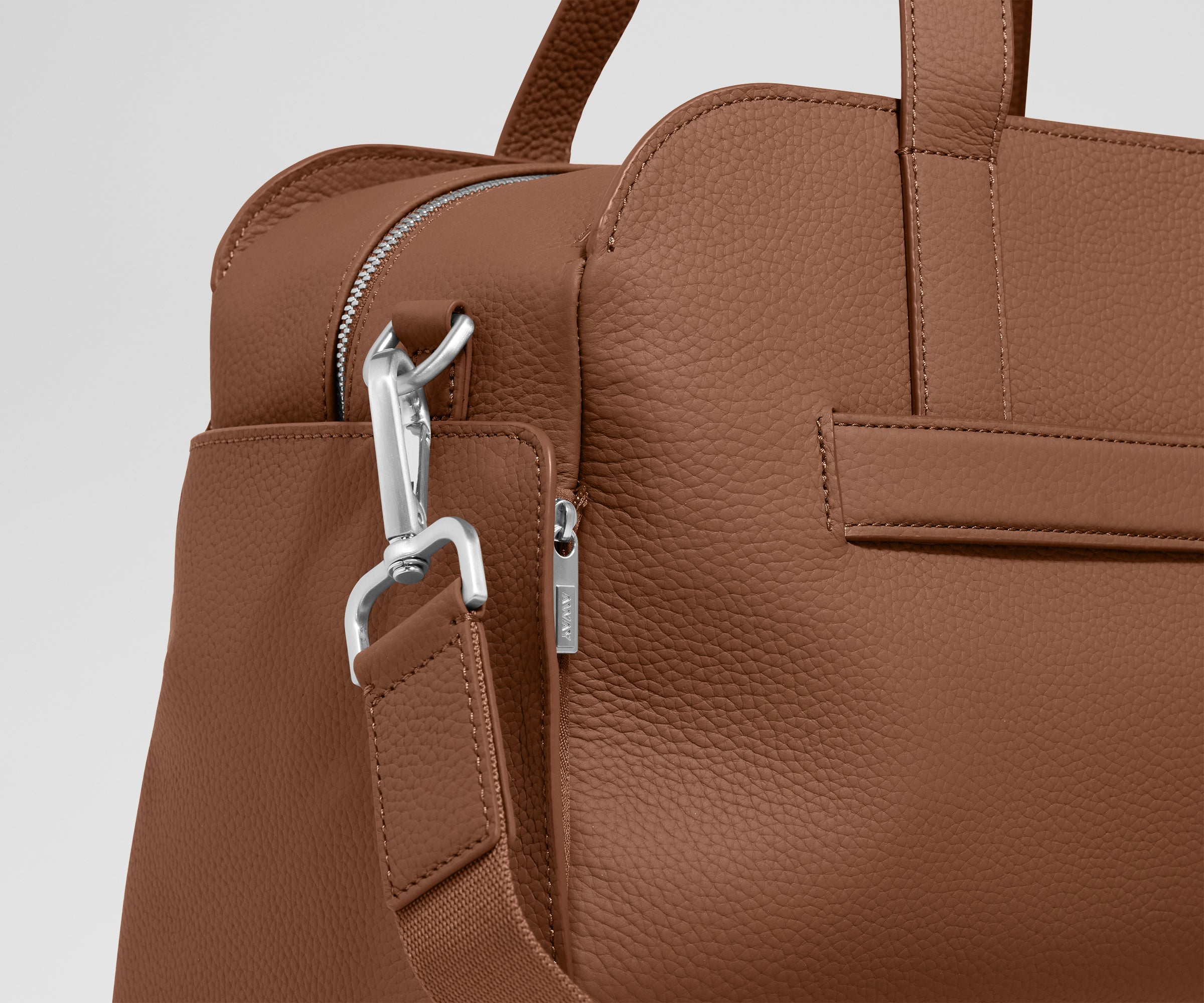 PDP_MeridianLeather_Duffle_Brown_08.jpg