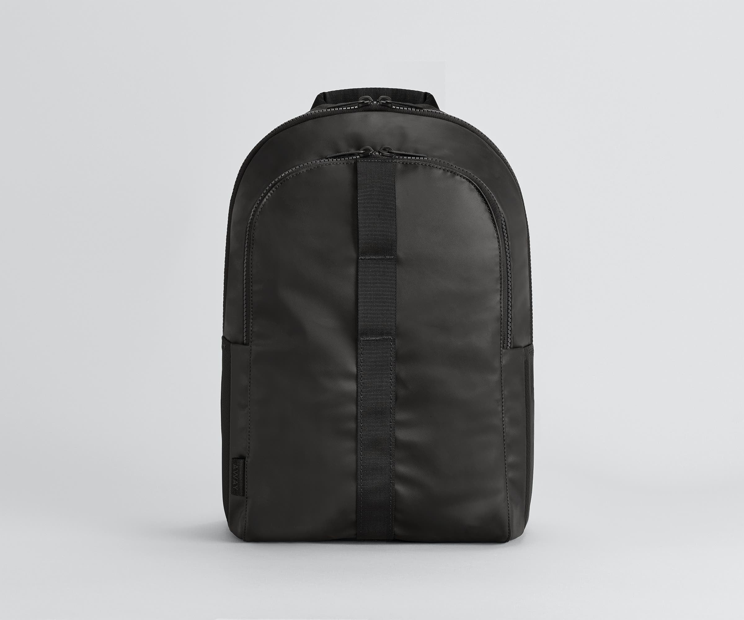 PDP_OutdoorBackpack26L_Black_01.jpg