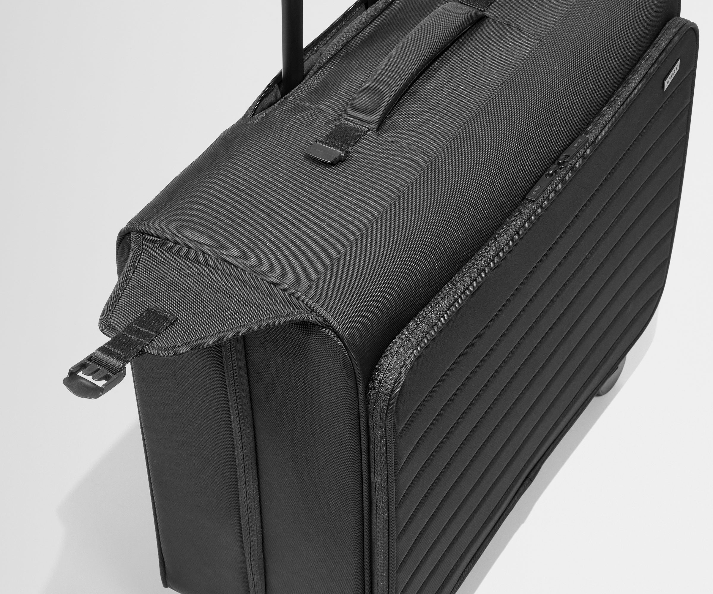 PDP_Softside_Roller_Black_06.jpg