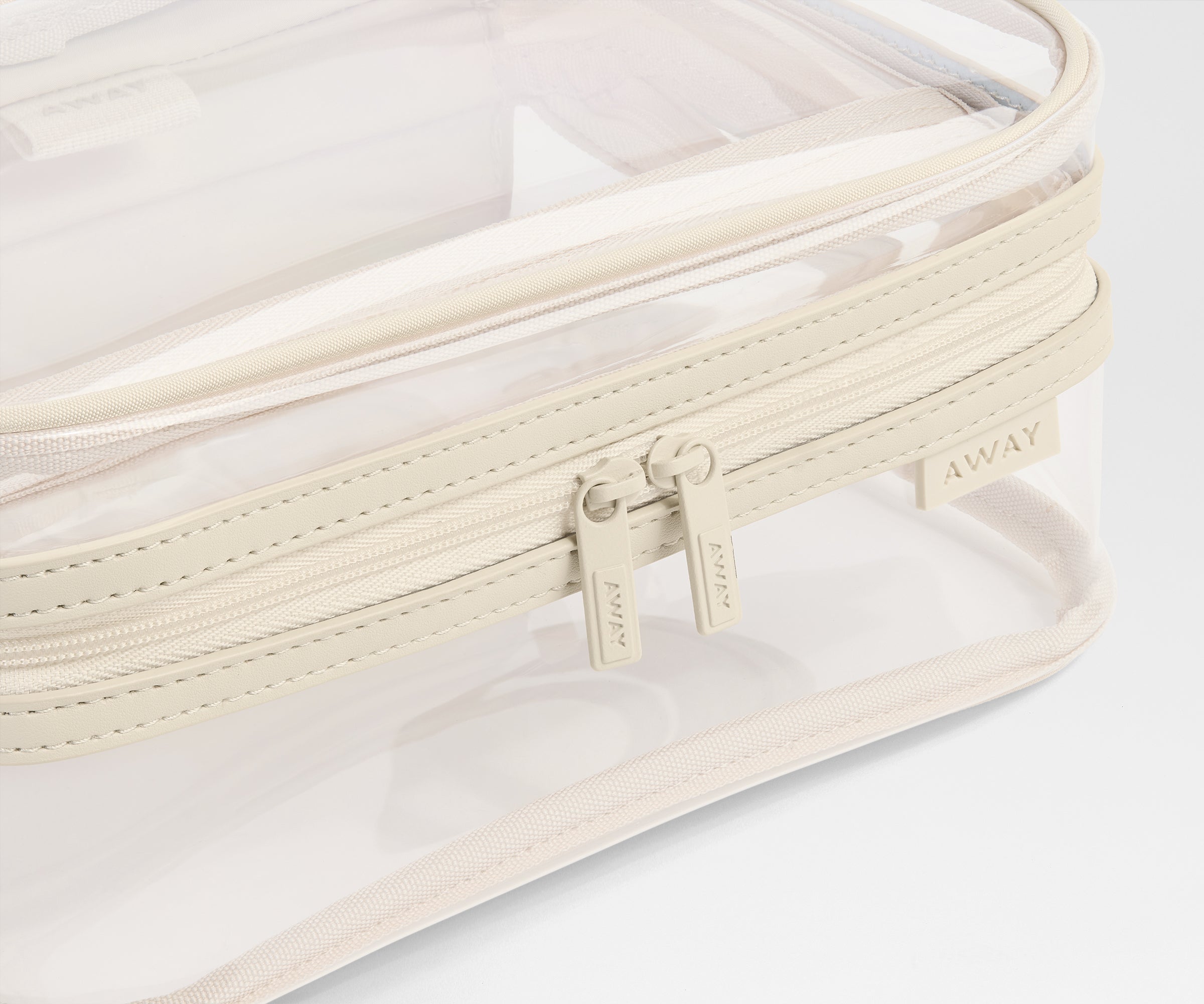 PDP_ToiletryCase_Clear_Salt_03.jpg